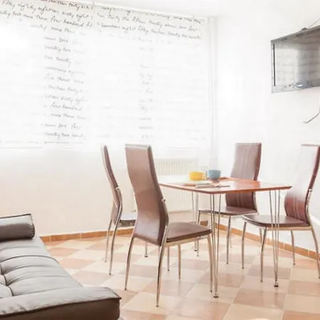 Elegant Flat With Balcony شقة *